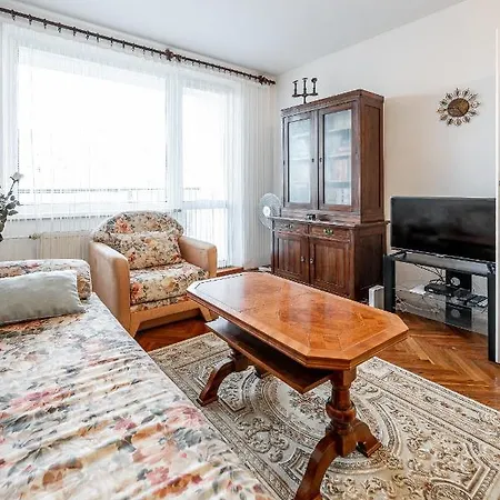Palarikova Whole In Center Apartment
